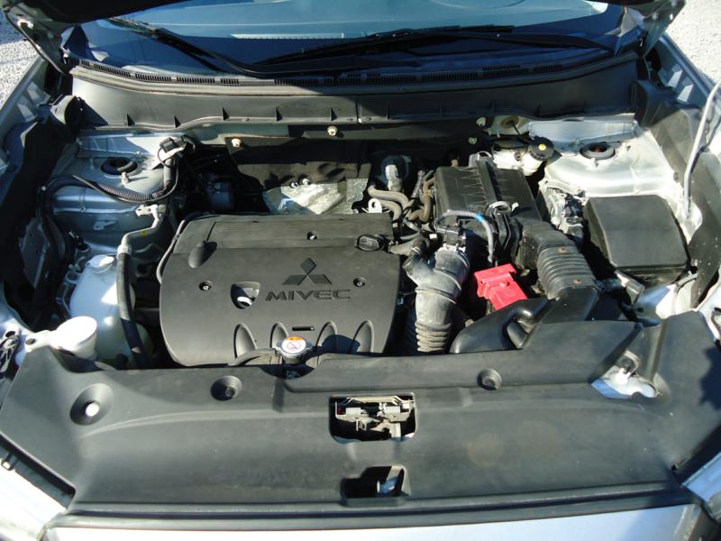 2019 MITSUBISHI OUTLANDER ES photo