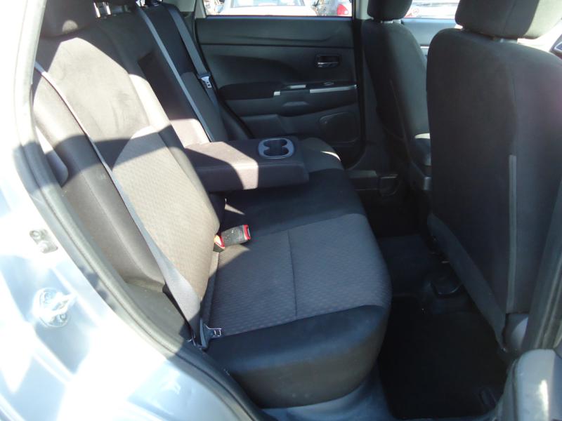 2019 MITSUBISHI OUTLANDER ES photo